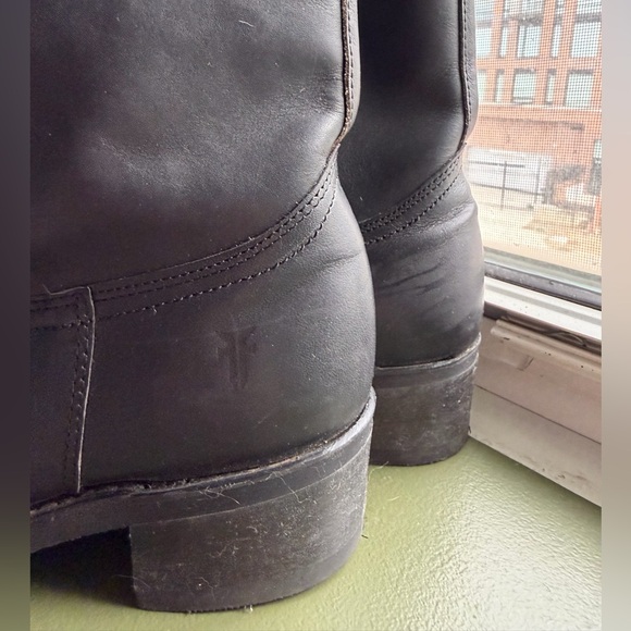 Frye Campus Inside Zip EUC - Picture 8 of 10